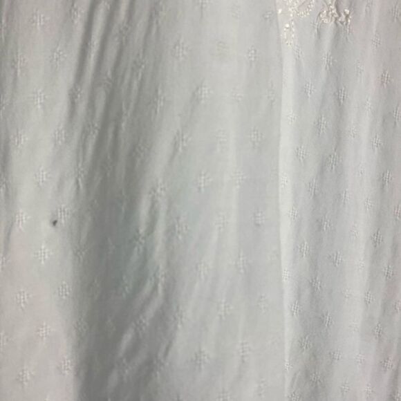 St. John’s Bay Embroidered Top Size M - Picture 5 of 7